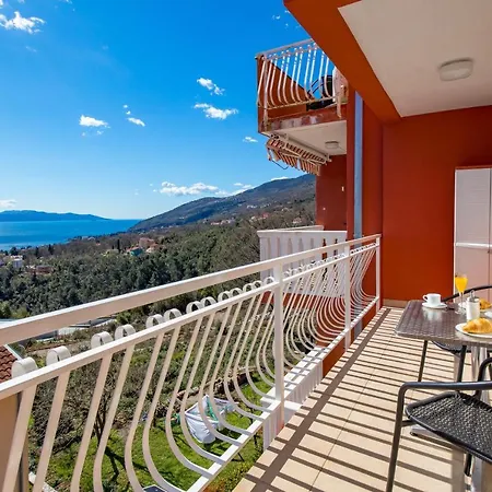 아파트 Barbara, Sea View With Terrace Near Opatija *