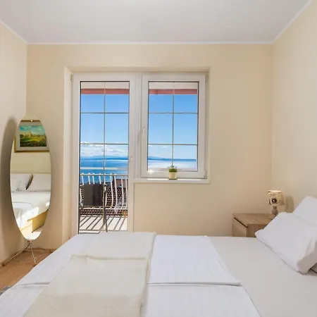 Barbara, Sea View With Terrace Near Opatija 아파트