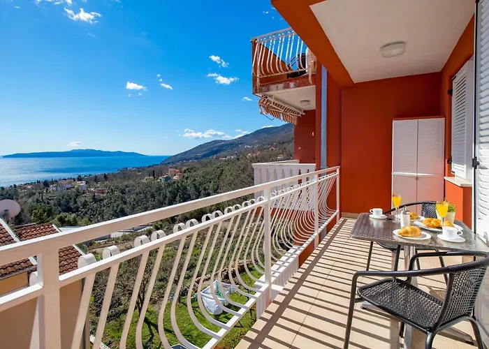 아파트 Barbara, Sea View With Terrace Near Opatija *