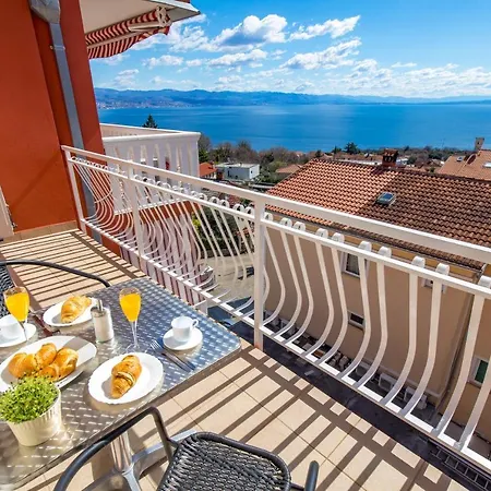 Barbara, Sea View With Terrace Near Opatija Διαμέρισμα *